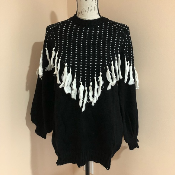 RIA Black White tassel sweater! - Picture 8 of 8